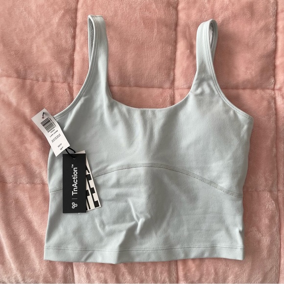 Brand new Aritzia life core sport top - Picture 1 of 4